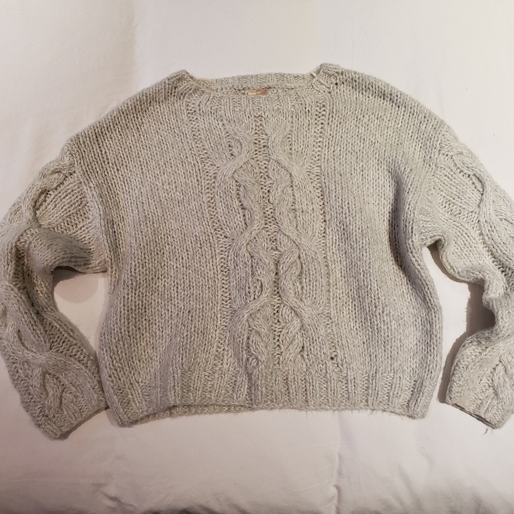 3 for $40
H&M cropped sweater size S